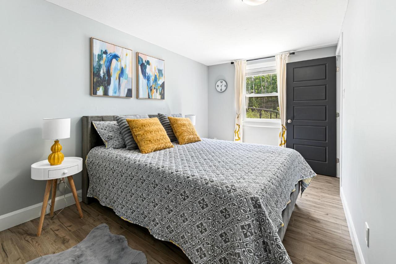 One Bedroom Apartment Moncton North ! Εξωτερικό φωτογραφία