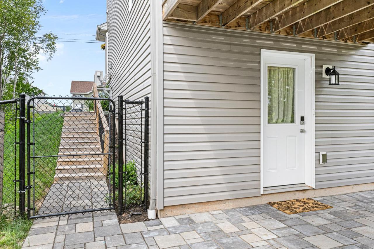 One Bedroom Apartment Moncton North ! Εξωτερικό φωτογραφία